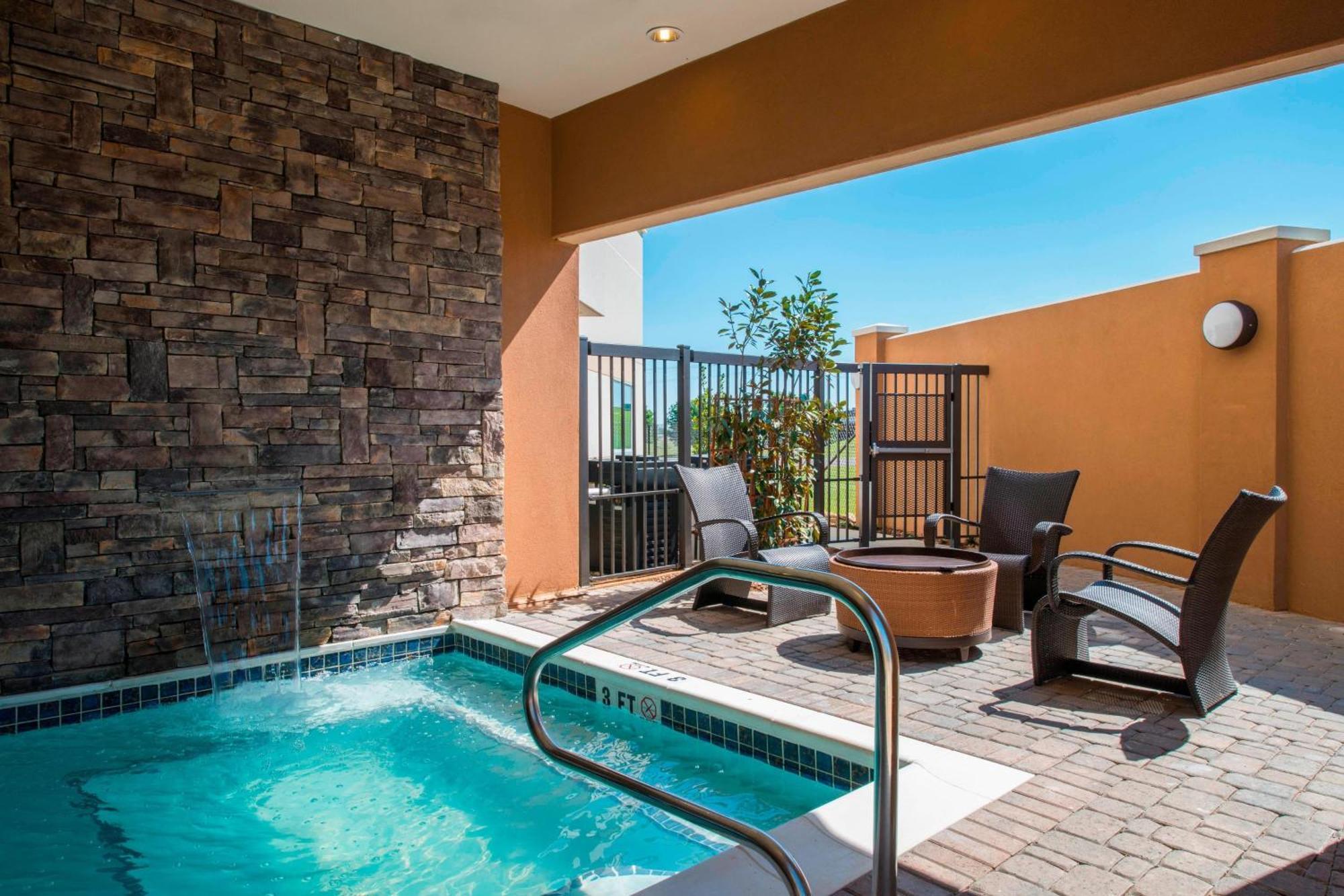 Courtyard By Marriott Columbus Hotell Eksteriør bilde